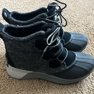Sorel Women’s Black and Gray Booties